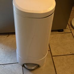Diaper pail