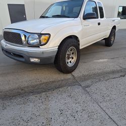2001 Toyota Tacoma

WORK TRUCK! TROCA DE TRABAJO!

- Clean Title
- ⁠Tags Fully Paid
- ⁠4 Cylinder/2.4 Liter
- ⁠Automatic
- ⁠AC/Heater Work

Cons:
- Sm