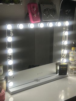 Vanity mirror