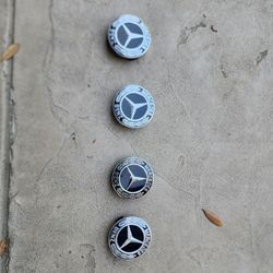 Mercedes BENZ CENTER WHEEL CAPS NEW