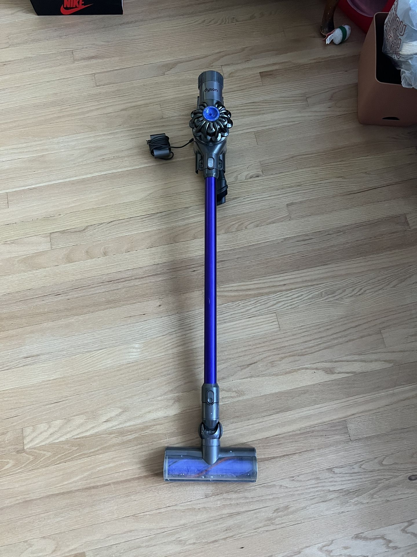 Dyson Vacuum (Needs Battery Replaced)