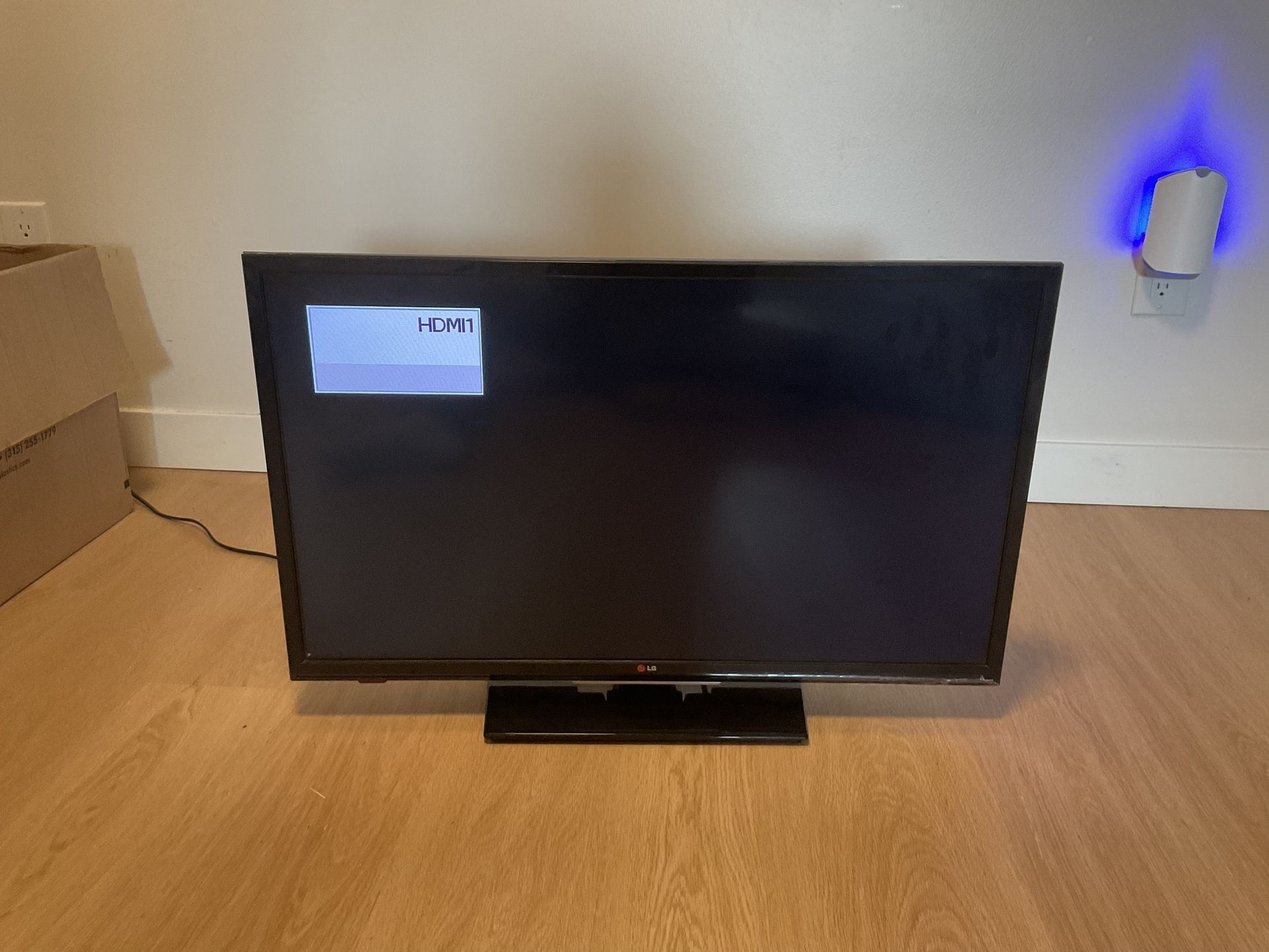 LG Tv 32” (no remote)