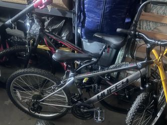 2 huffy bikes