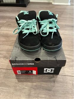 DC Gaveler women’s size 8
