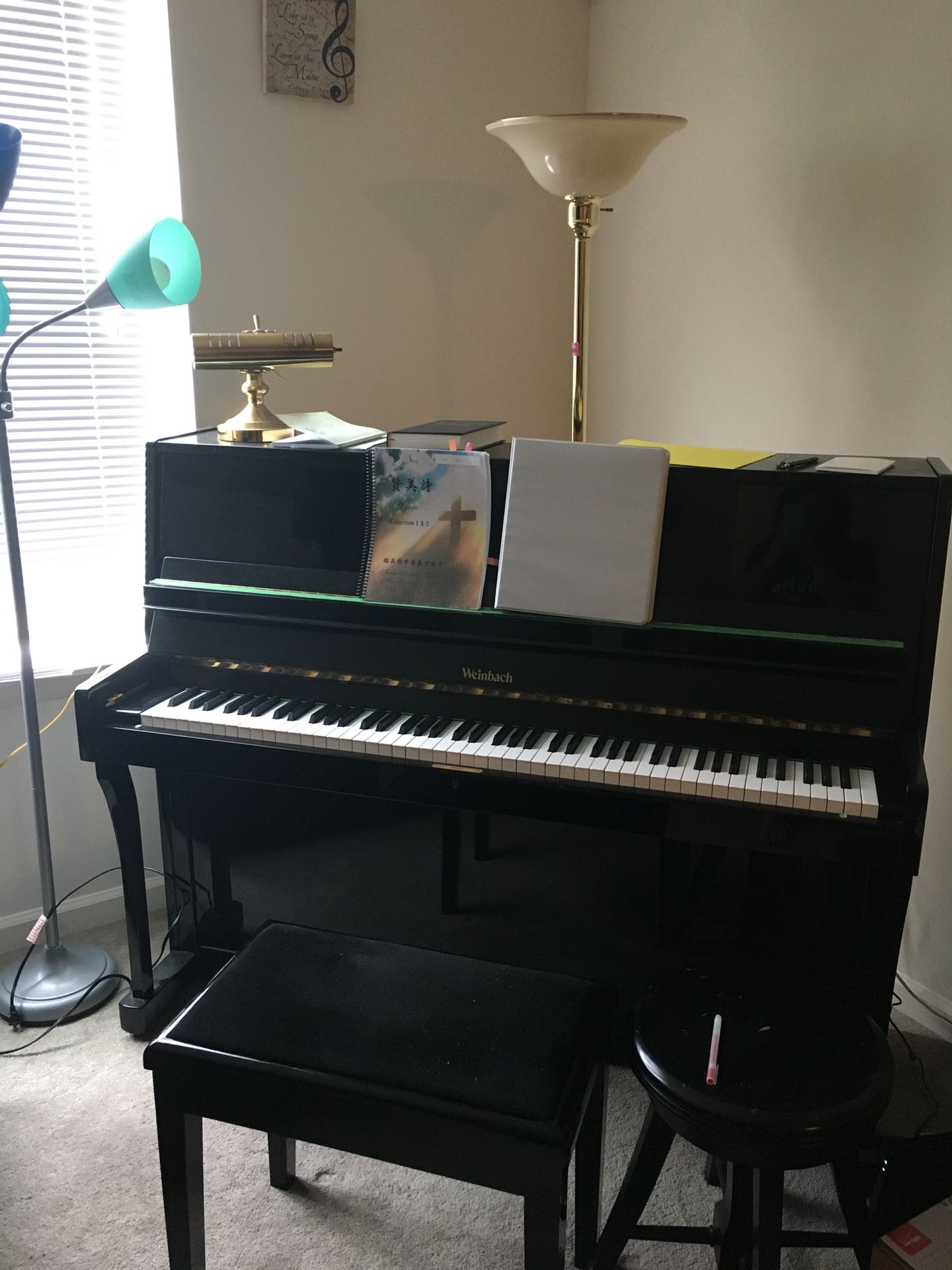 Upright piano