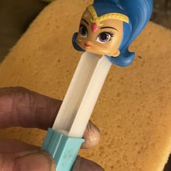 PEZ candy Dispenser,.. Theme Unknown