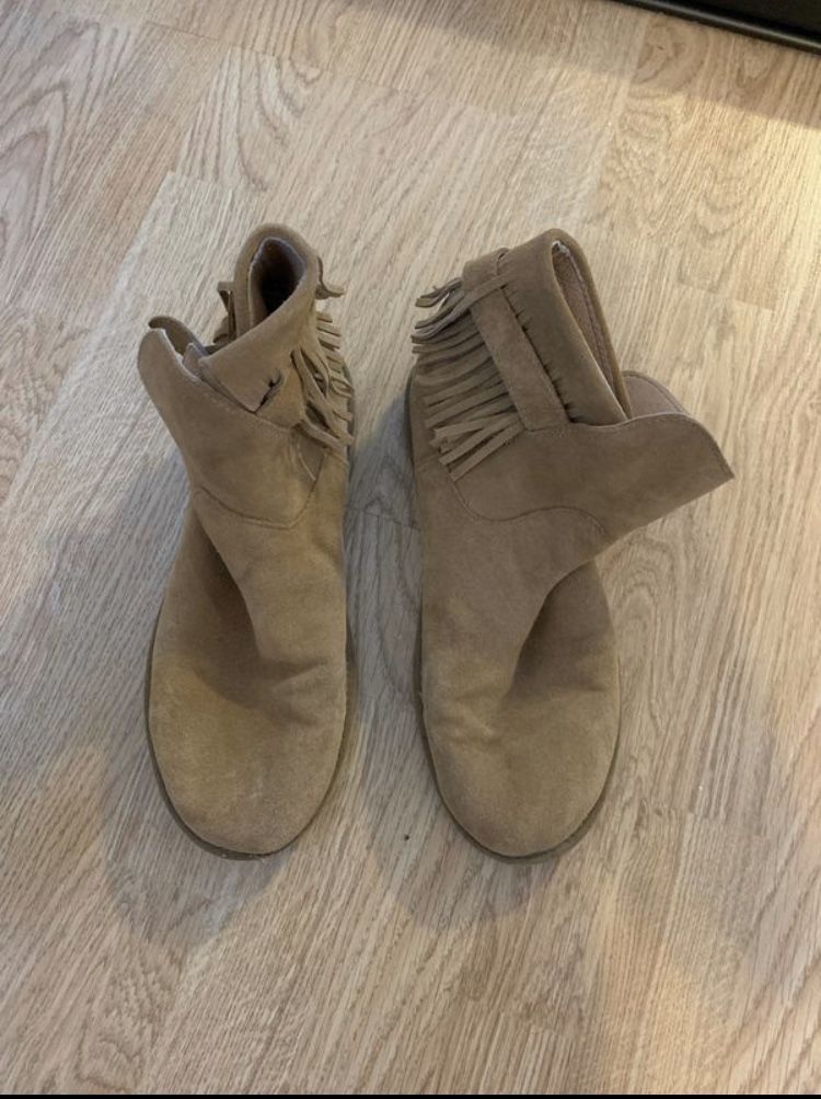 Women’s Ugg boots