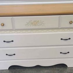 White Country Wood Dresser 