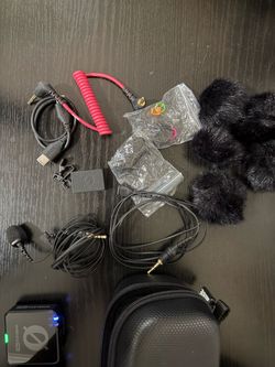 Rode wireless pro with cases and lots of accessories