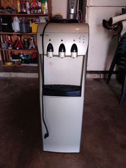 Ge profile water dispenser