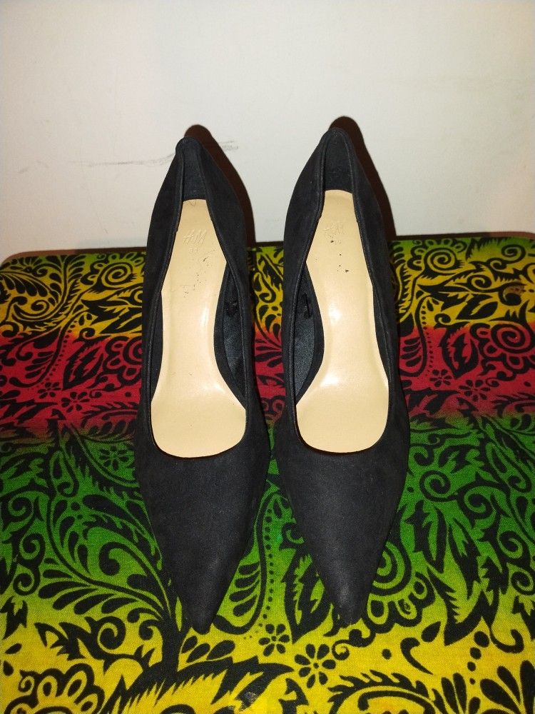 Black High Heel Shoes