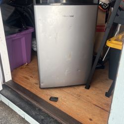 Hisense Mini Fridge 