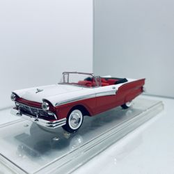 Liberty Classics Limited Edition 1957 Ford Fairlane 500 Skyliner Convertible Die-cast Model 