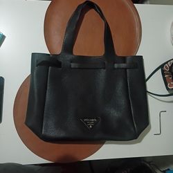 Prada
Flou Dynamique Belted Tote Leather 