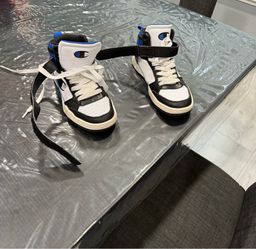 Champion sneaker size 4 used