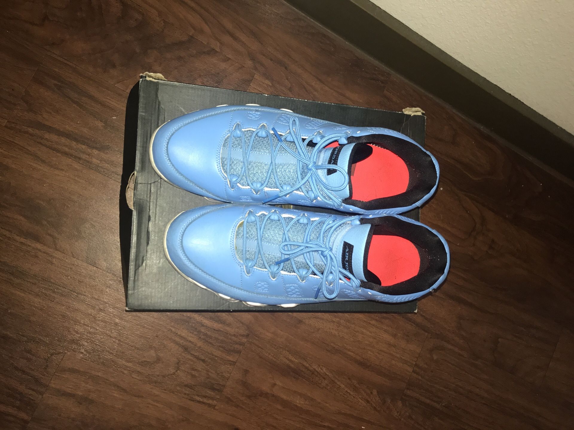 Jordan Retro low university blue