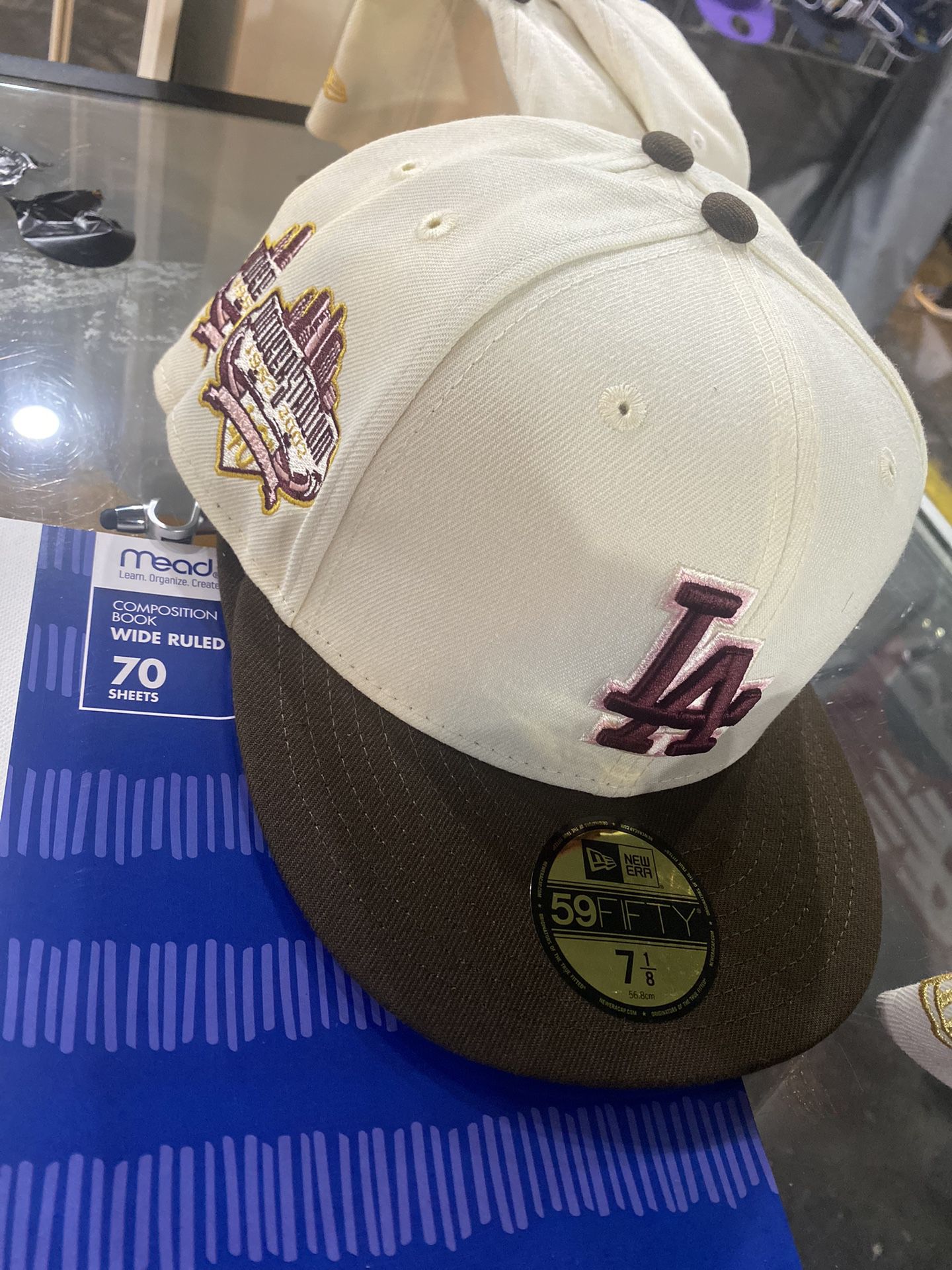 New Era Los Ángeles Dodgers Two Tone Off White/ Mocha 40th Anniversary Side  Patch Hat Club Exclusive for Sale in Santa Fe Springs, CA - OfferUp