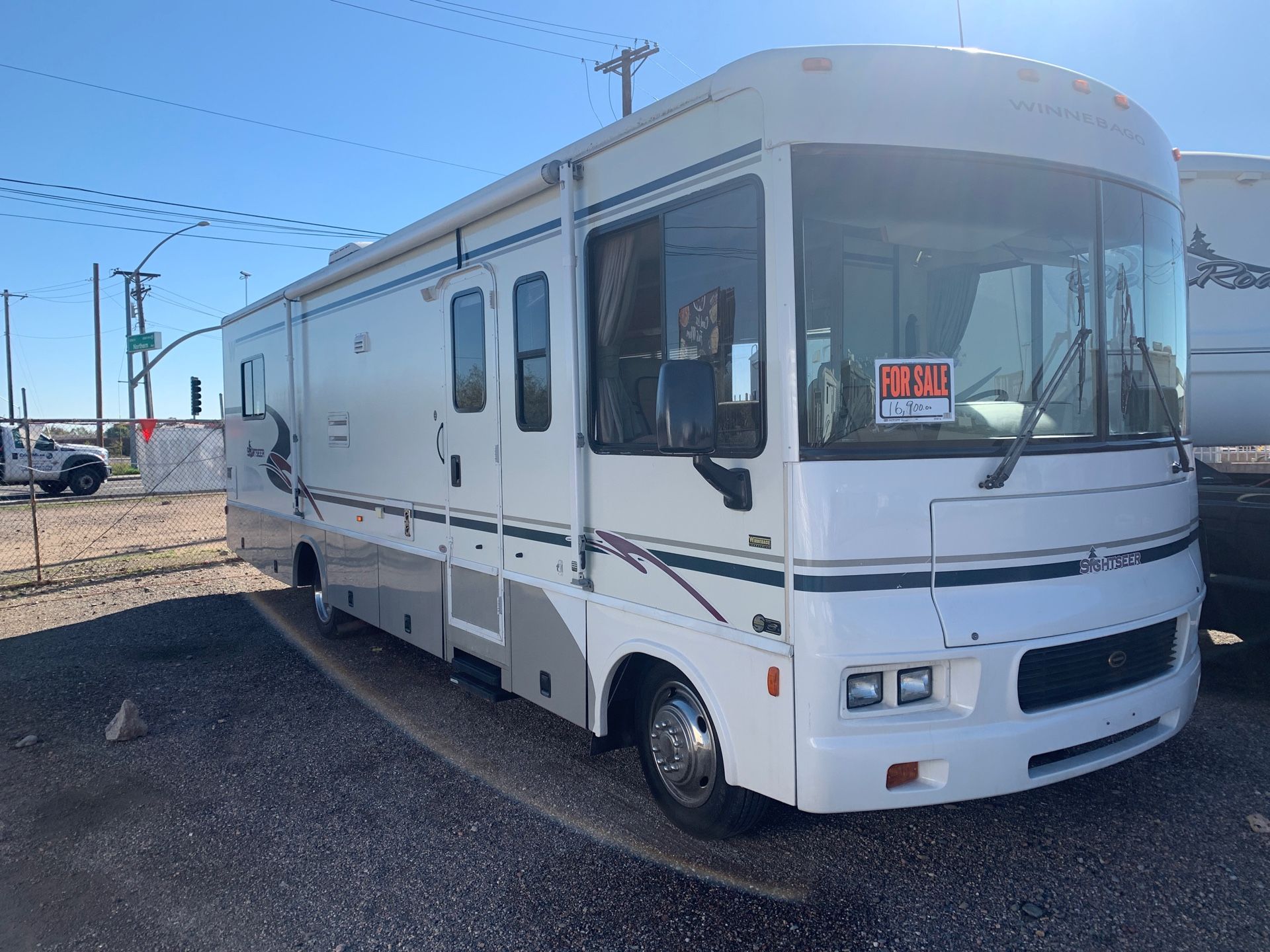 2002 Winnebago 32 foot one slide