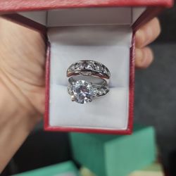 New Solitaire Engagement Ring Set Size 8