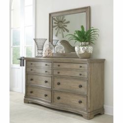 Dresser w/mirror