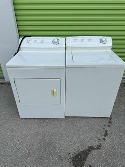 Frigidaire Large Capacity Washer and Dryer Set 