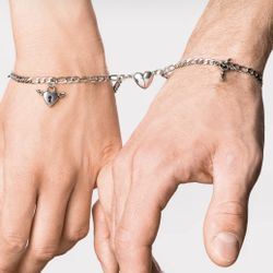 Hearts Valley Magnetic Chain Bracelet Set