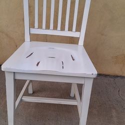 White   Barnhouse Style  Like New 