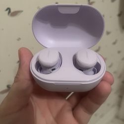 Bose Quiet comfort Earbuds W/ Accessories