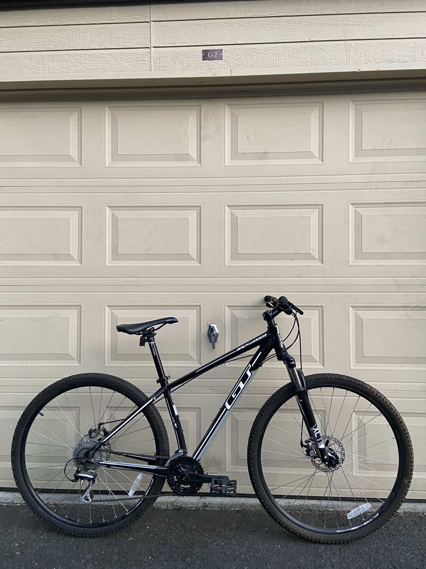 GT Backwoods Sport Mountain Men’s Bike – 29” Wheels – 24 Speed – Disc Brakes - Bicycle