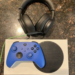 Xbox One Series S/ 1 Controller And A Xbox Headset