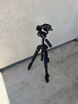 Calumet Tripod 28-44" Black 3 Legs Swivel Head Adjustable