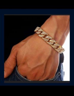 😳Men’s Iced Out Bracelets.
