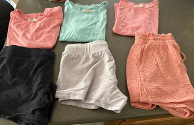 Lot Of Women’s UGG Sleep Shorts(XS) & Sleep Shirts (S)