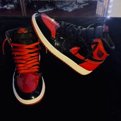 Jordan 1 Retro High Patent Bred (size9)