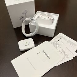 AirPod Pro (2nd Generation) With MagSafe Wireless Charging Case