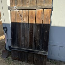 Gate