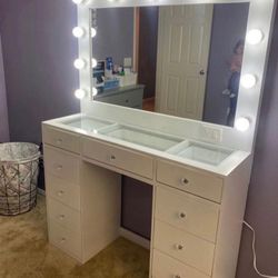 Hollywood Makeup Vanity 