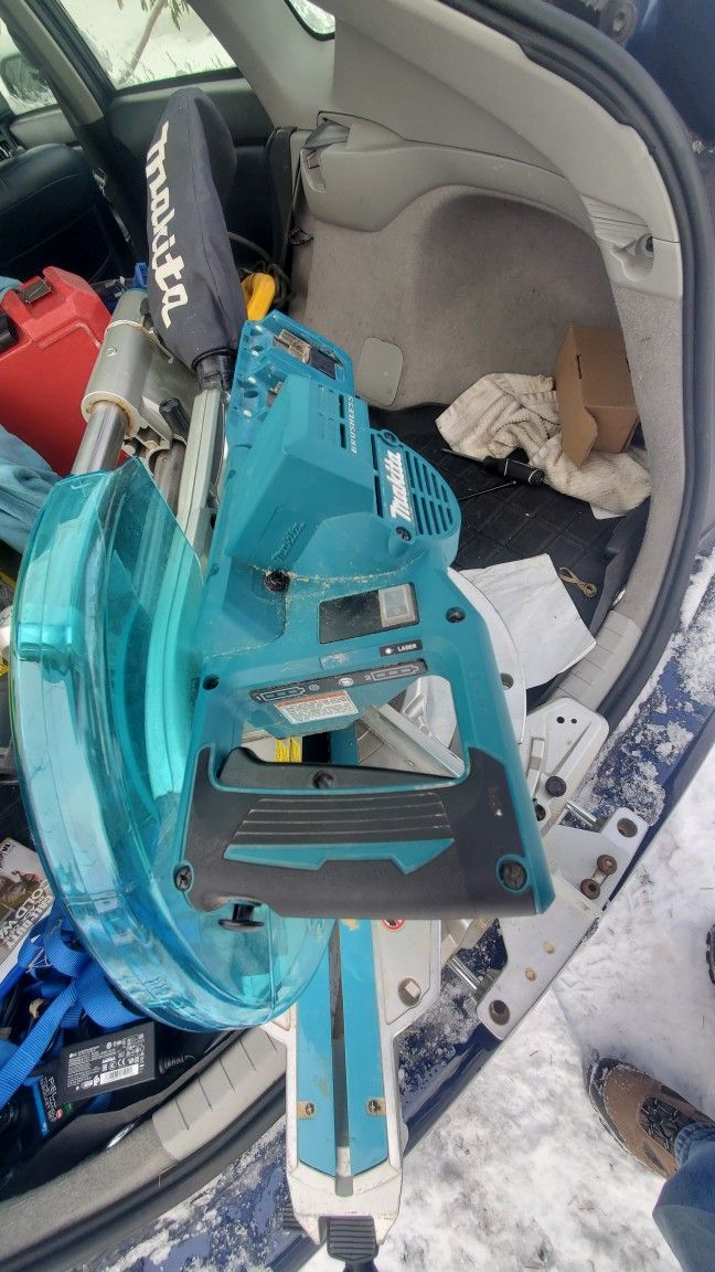 Makita XSL07Z 18V X2 36V 12 in. Sliding Compound Miter Saw Laser. Works great Northlynn prices firm 2 batteries and a charger for Sale in Seattle WA OfferUp
