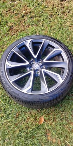1 OEM TOYOTA COROLLA 18" WHEEL WITH NO CRACKS OR DENTS WITH LIKE NEW TIRE 225/40/18 ONLY 1