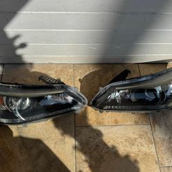 2013 - 2015 HONDA ACCORD SEDAN RH/LH DRIVER AND PASSENGER SIDE HEADLIGHT OEM