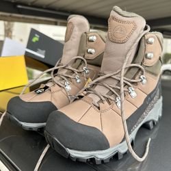 Women’s Hiking Shoes