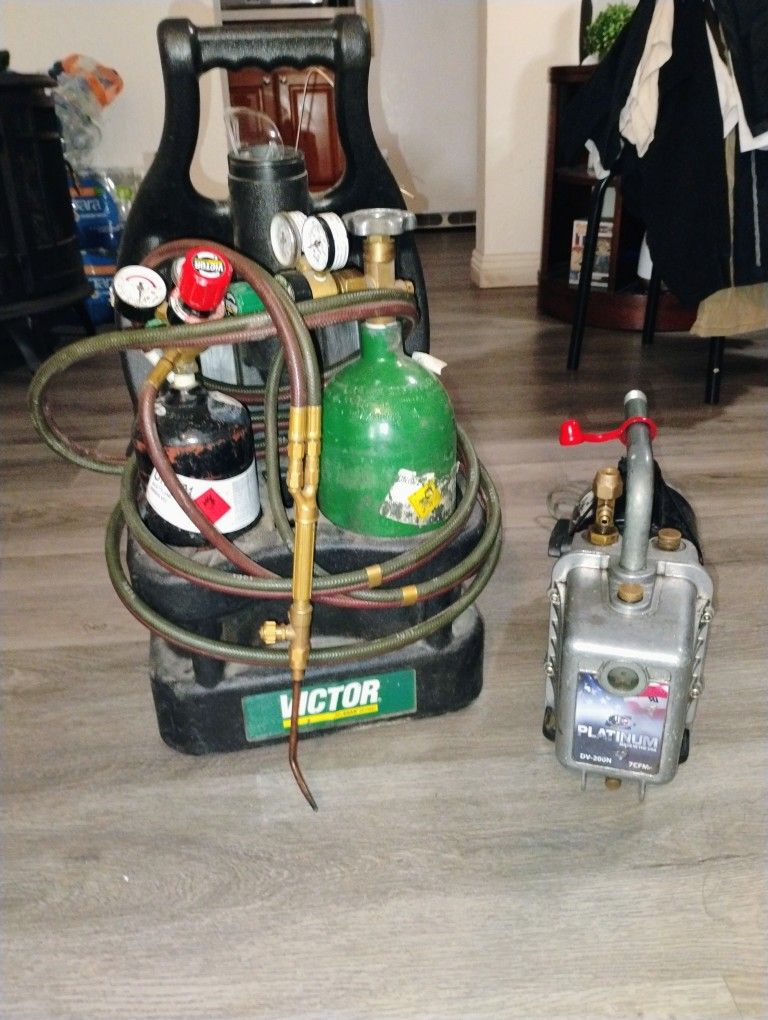 Vaccum Pump  Victor G150 Series J-CPT Portable Tote, Tanks included