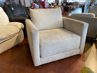 CRATE & BARREL Gather 360 Degree Swivel Chair