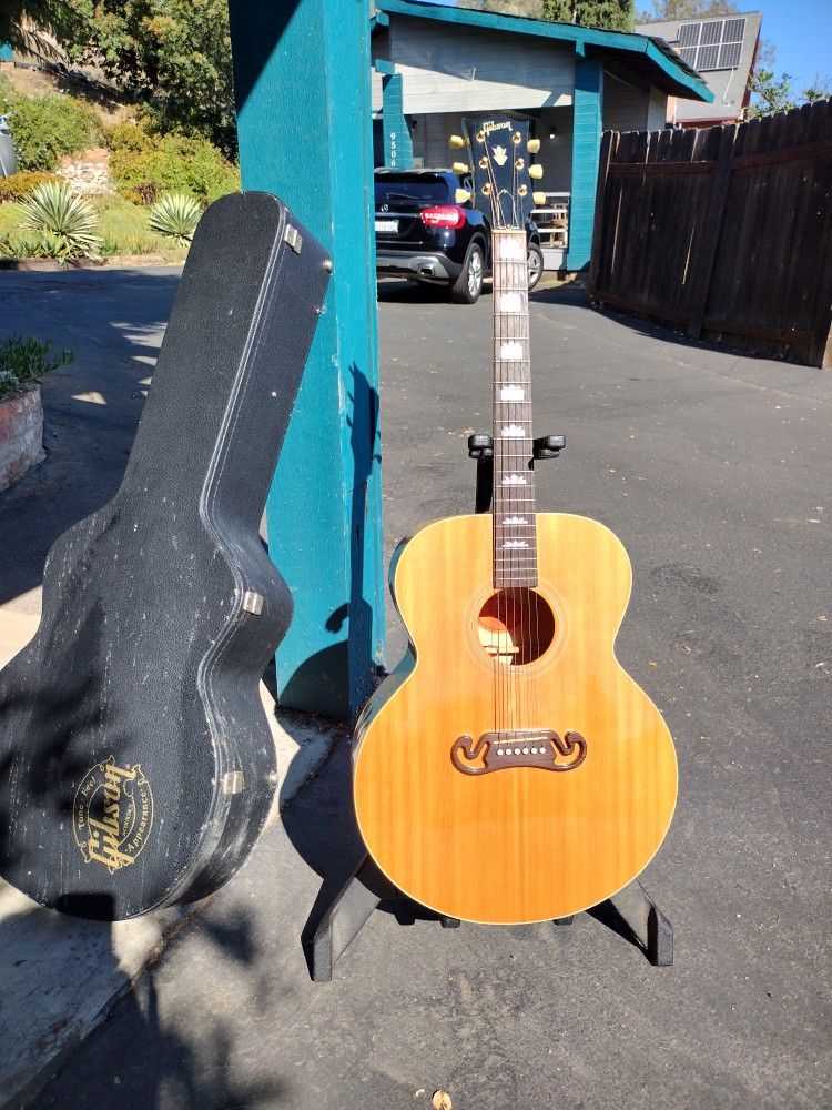 2004 Gibson J-100 xtra