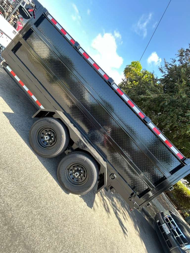 Vendo Traila 2025 Medidas 14 X 8.5 X 4 De Altura. Pistón De Tijera X $12.500. O Mejor Oferta