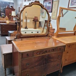 Dresser With Mirror 
