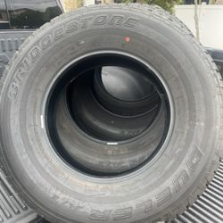 Bridgestone Dueler 255/75/17 Year 2025
