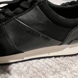 NEW MICHAEL KORS WOMENS SNEAKERS SIZE 38