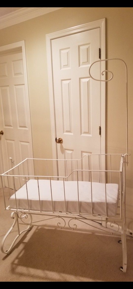 š„Will Trade on This Postš„Wrought Iron Planter Stand & Plant Hanger Hook Cradle w/ Mattress~Doll Basket or Blanket/Quilt Organizer~Garden Display