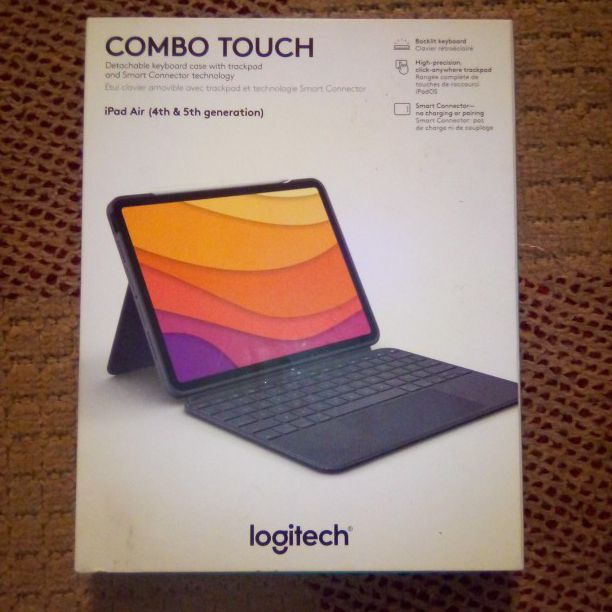 Logitech Combo Touch detachable Keyboard Case With Trackpad